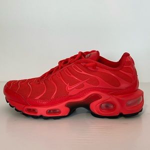 Nike Air Max Plus Triple Red Sneaker